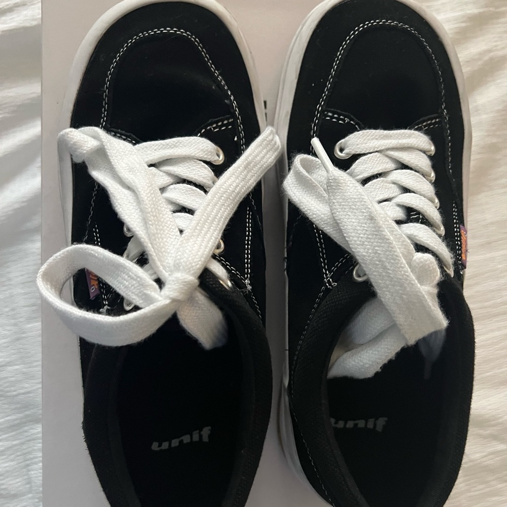 UNIF Phoebe Shoes Size 8